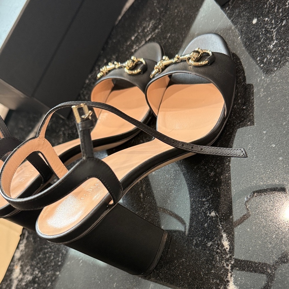 Gucci Black Leather Block Heel Sandals with Gold Horsebit - Picture 4 of 10